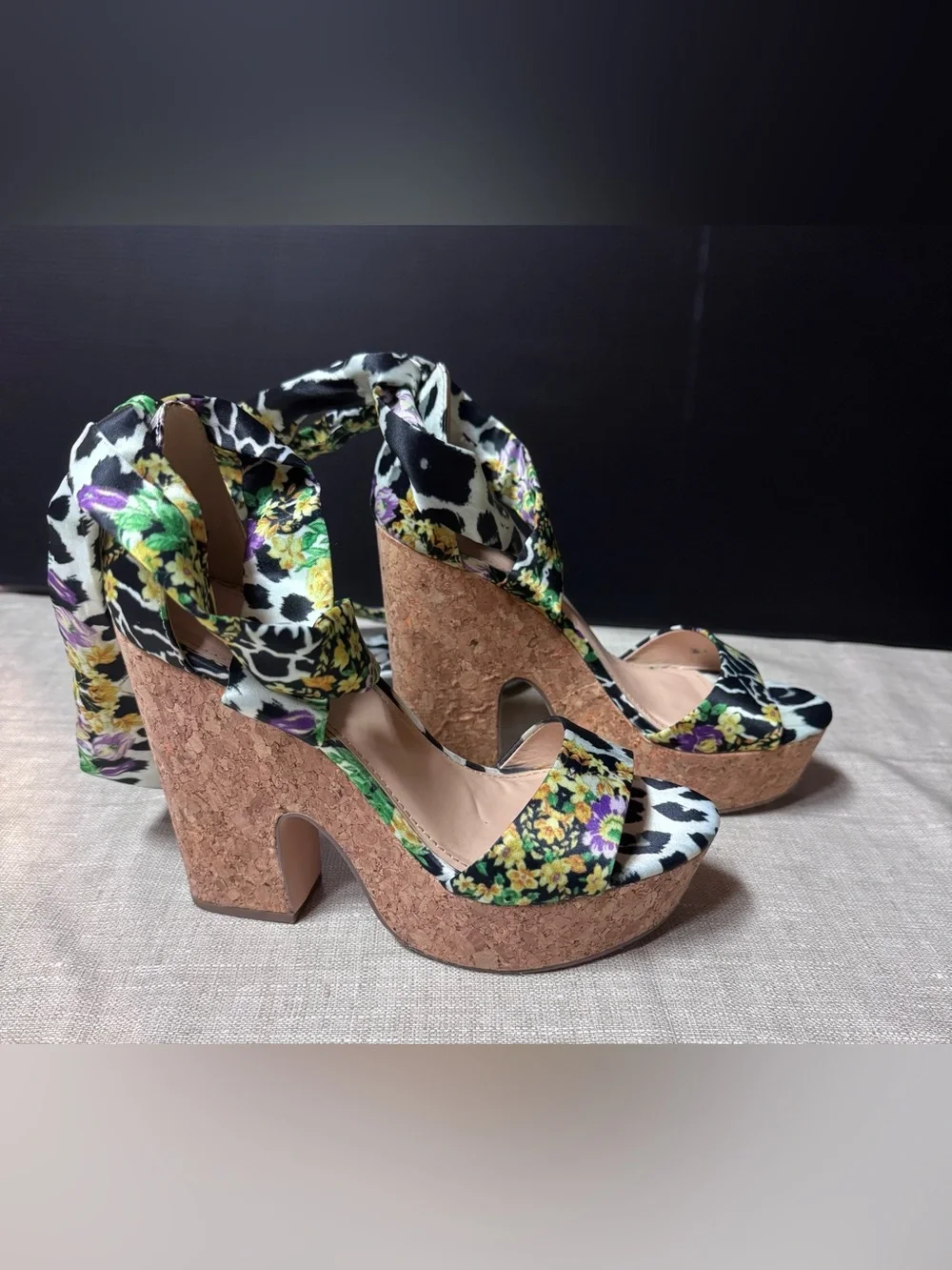 Shoe Dazzle chunky cork
